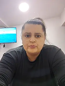 Miss balloonsmila online show from 17, 10, 2025