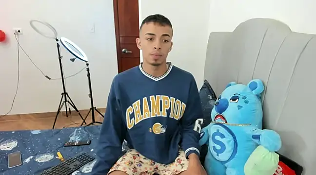 twink latino5 online show from 22, 12, 2024