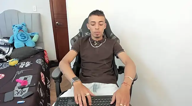 twink latino5 online show from 25, 12, 2024