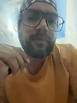 Arsh Loves Luv online show from 2, 1, 2025