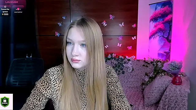 playful sophie online show from 2, 2, 2025