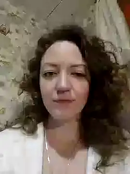 KattyLuuu online show from 4, 1, 2025