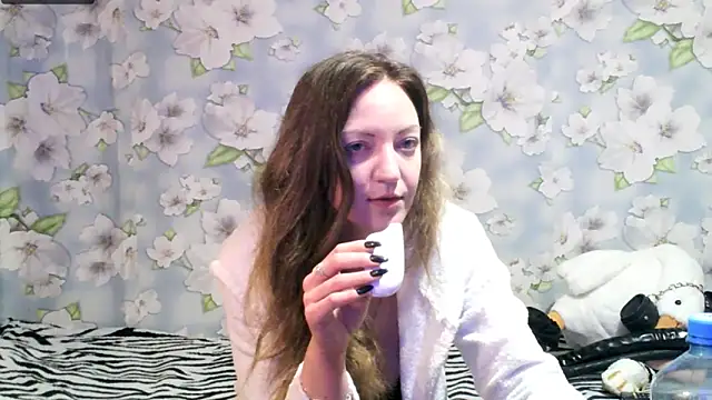 KattyLuuu online show from 9, 2, 2025