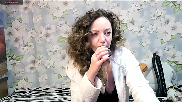 KattyLuuu online show from 2, 3, 2025