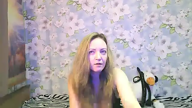 KattyLuuu online show from 12, 9, 2025