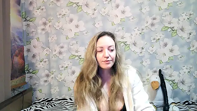 KattyLuuu online show from 10, 10, 2025