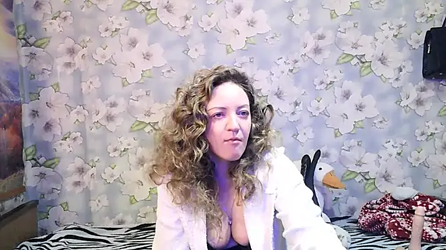 KattyLuuu online show from 30, 10, 2025