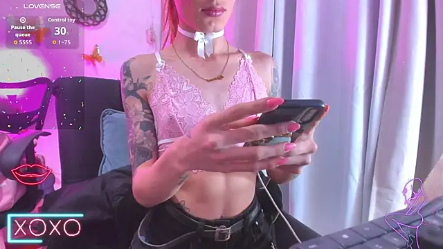 Snapshot of GabbyHills chatting on 16, 12, 2025 GabbyHills online show from 16, 12, 2025