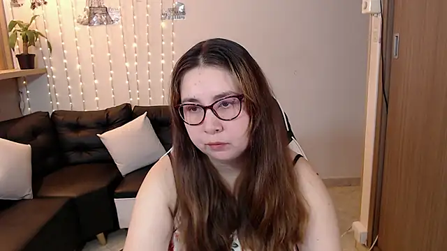 Snapshot of chloe_prg chatting on 5, 2, 2025 chloe prg online show from 5, 2, 2025