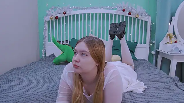 Snapshot of Ellie_Wellie chatting on 27, 12, 2024 Ellie Wellie online show from 27, 12, 2024