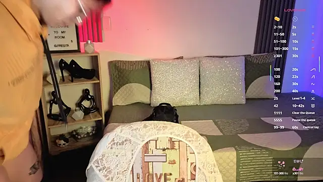 Fresita Rosita online show from 9, 10, 2025