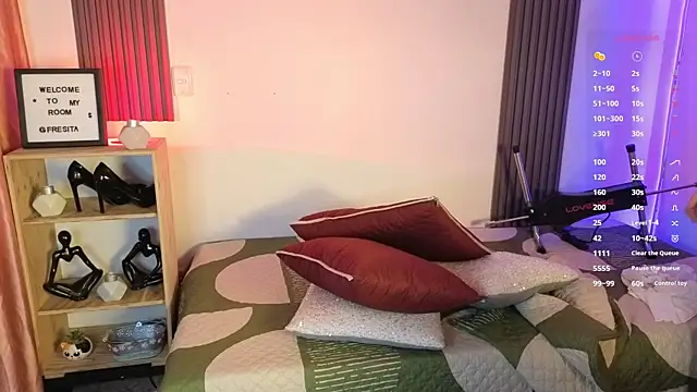 Fresita Rosita online show from 10, 11, 2025