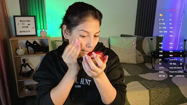 Fresita Rosita online show from 18, 11, 2025