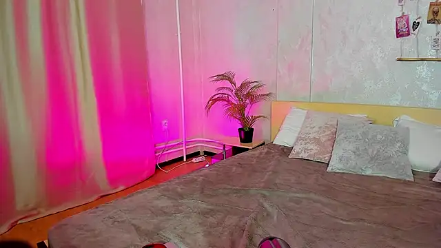 Snapshot of Cheryl__Brown chatting on 13, 2, 2025 Cheryl Brown online show from 13, 2, 2025