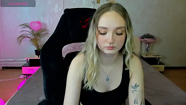 Snapshot of Cheryl__Brown chatting on 17, 2, 2025 Cheryl Brown online show from 17, 2, 2025