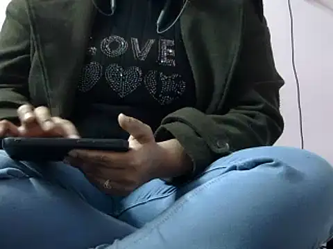 Housewife12 online show from 1, 1, 2025
