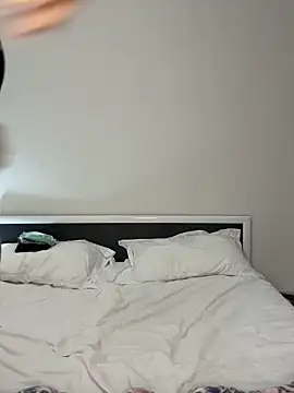 Nikki Hoee online show from 14, 11, 2025