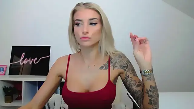 Lia Benini online show from 23, 2, 2025