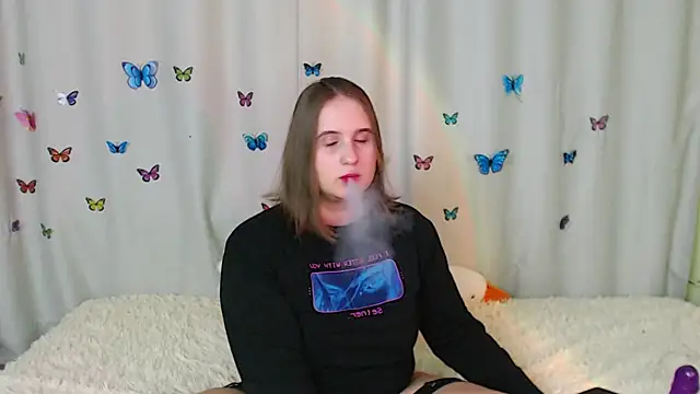 Snapshot of Phantommira chatting on 5, 2, 2025 Phantommira online show from 5, 2, 2025