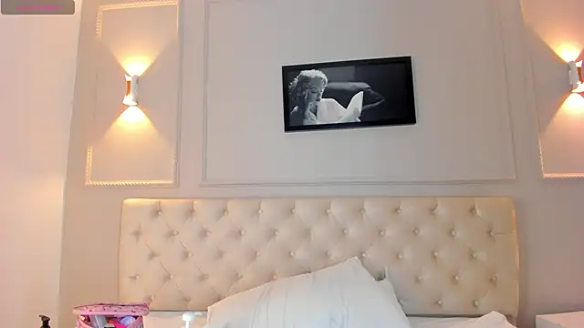 anniemartinezz online show from 19, 12, 2024