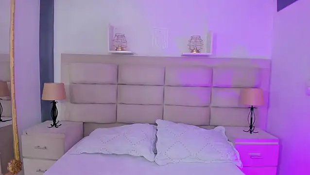 RoseCassie online show from 12, 2, 2025