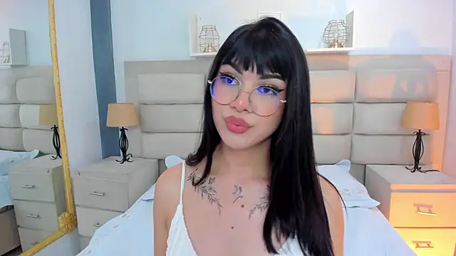 RoseCassie online show from 5, 3, 2025