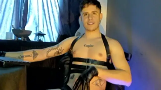 Snapshot of Antonello_Vannucci chatting on 7, 11, 2025 Antonello Vannucci online show from 7, 11, 2025