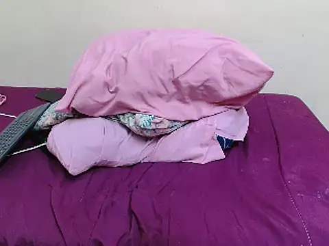 Snapshot of beverlyxxxx chatting on 19, 12, 2024 beverlyxxxx online show from 19, 12, 2024