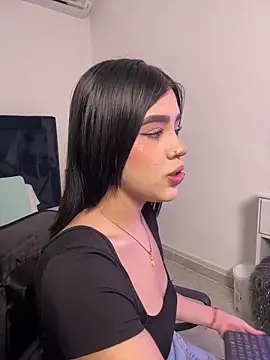 Lily Woodz online show from 2, 2, 2026