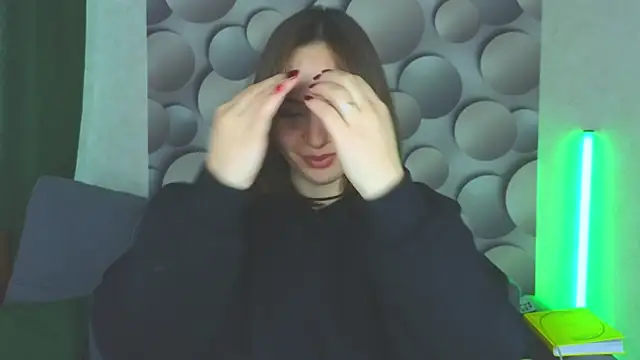 Cute smile sharon online show from 13, 2, 2025