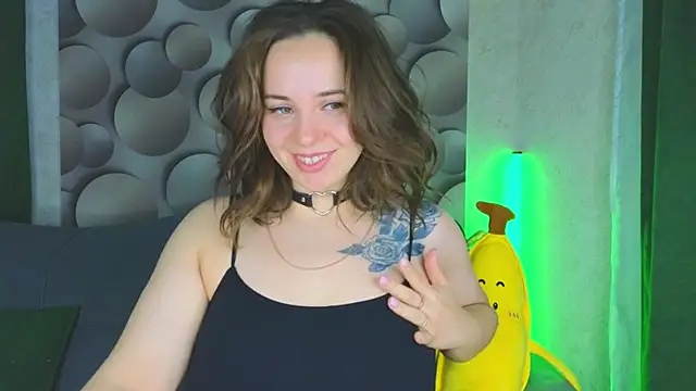 Cute smile sharon online show from 8, 3, 2025