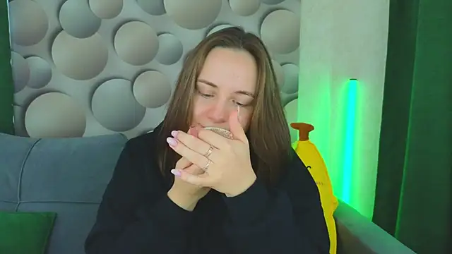 Cute smile sharon online show from 15, 3, 2025