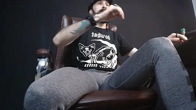 Snapshot of AxelColton chatting on 2, 3, 2025 AxelColton online show from 2, 3, 2025