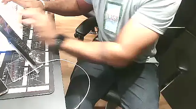 Snapshot of Nil_Talreja chatting on 20, 1, 2025 Nil Talreja online show from 20, 1, 2025