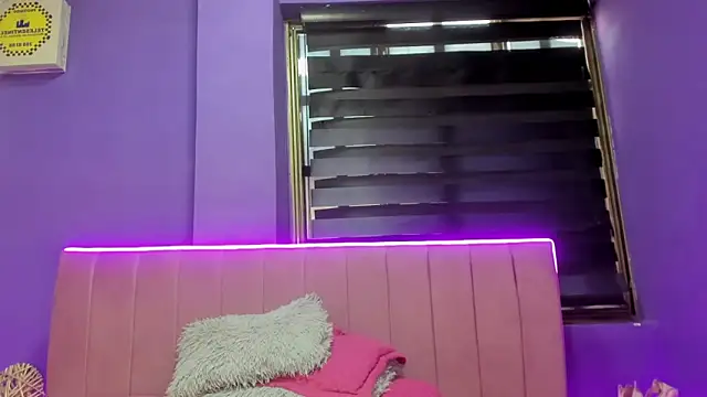 CintiaWalker online show from 4, 3, 2026