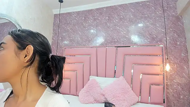 SEXY HOTTIE   online show from 25, 1, 2025