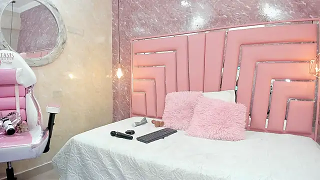 SEXY HOTTIE   online show from 26, 1, 2025