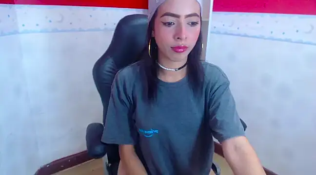 Snapshot of Crystal_Walls chatting on 19, 12, 2024 Crystal Walls online show from 19, 12, 2024