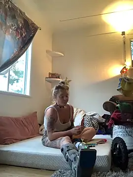 SilverandFox online show from 18, 10, 2025