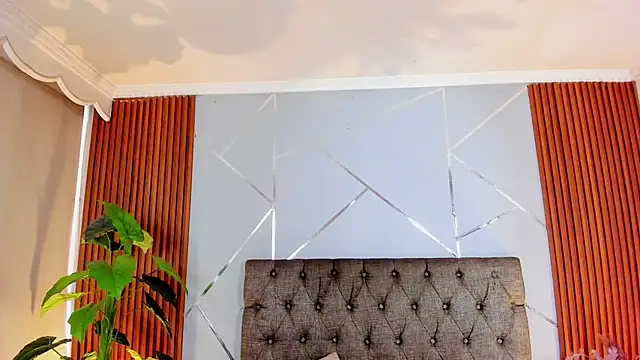 charlottee white online show from 16, 12, 2025