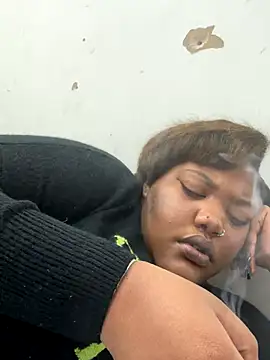 Snapshot of Kbaby337 chatting on 21, 11, 2025 Kbaby337 online show from 21, 11, 2025