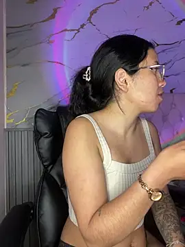 Snapshot of Rosita_forever_ chatting on 8, 10, 2025 Rosita forever online show from 8, 10, 2025