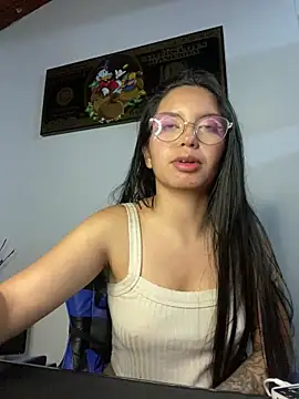 Snapshot of Rosita_forever_ chatting on 31, 10, 2025 Rosita forever online show from 31, 10, 2025