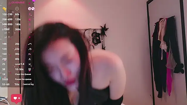 Sweet-521 online show from 4, 11, 2025