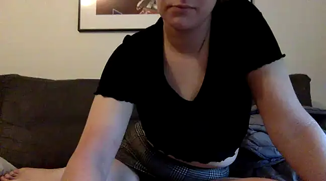 LolaGuess online show from 14, 1, 2025