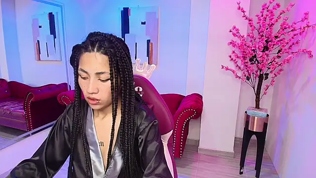 Leia queens online show from 17, 1, 2025