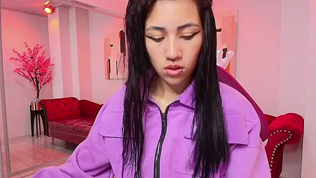 Leia queens online show from 21, 1, 2025