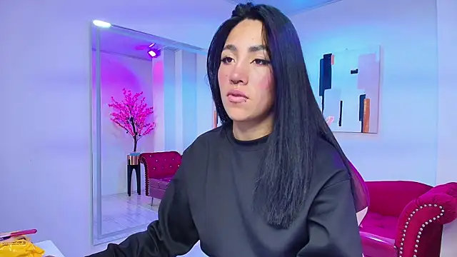 Leia queens online show from 28, 1, 2025