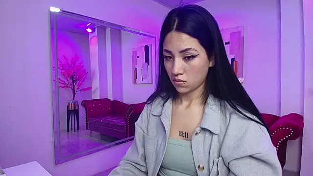 Leia queens online show from 13, 3, 2025