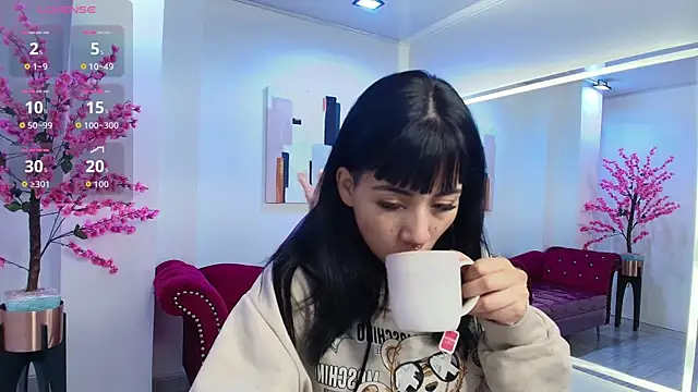 Leia queens online show from 26, 9, 2025